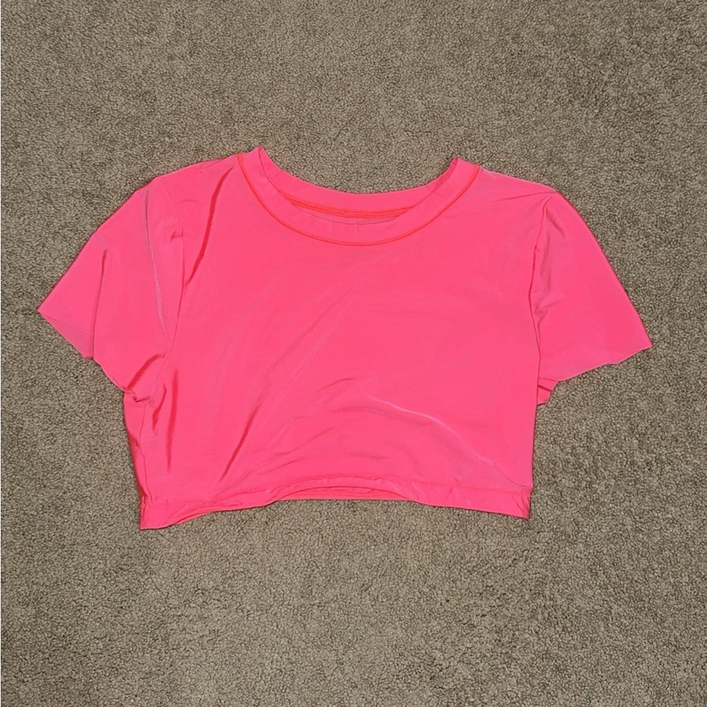 Cropped thin polyester t shirt bright pink
